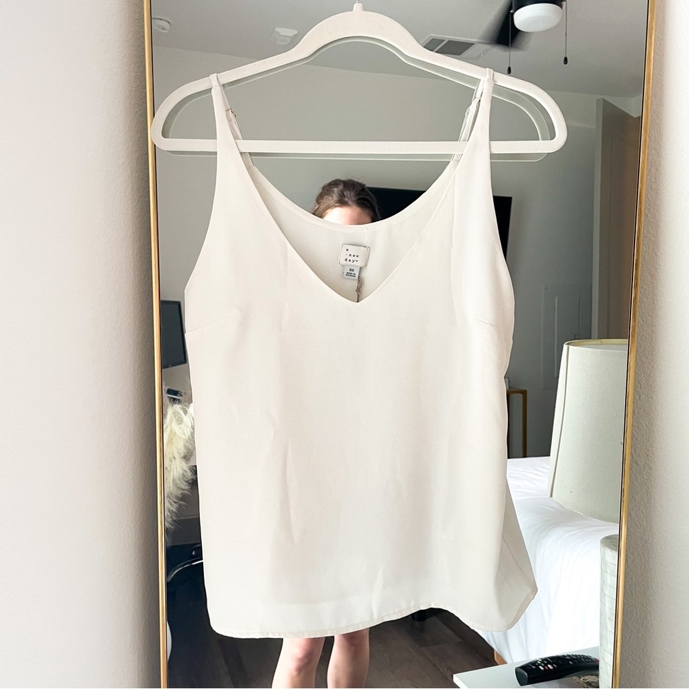 NWT a new day White Tank